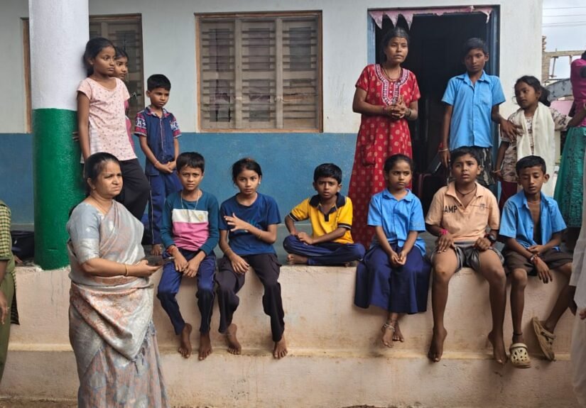 Bagalkot School Roof Concrete Collapses on Students at Mughalolli Tanda; Six Children Safe, Repairs Ordered