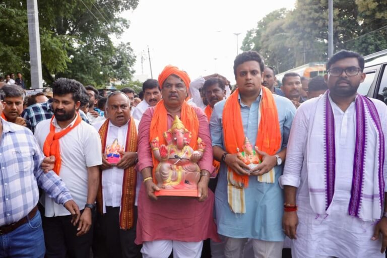 R Ashoka Leads Protest in T Narasipura Over Ganesh Procession Restrictions, Demands Inspector’s Suspension