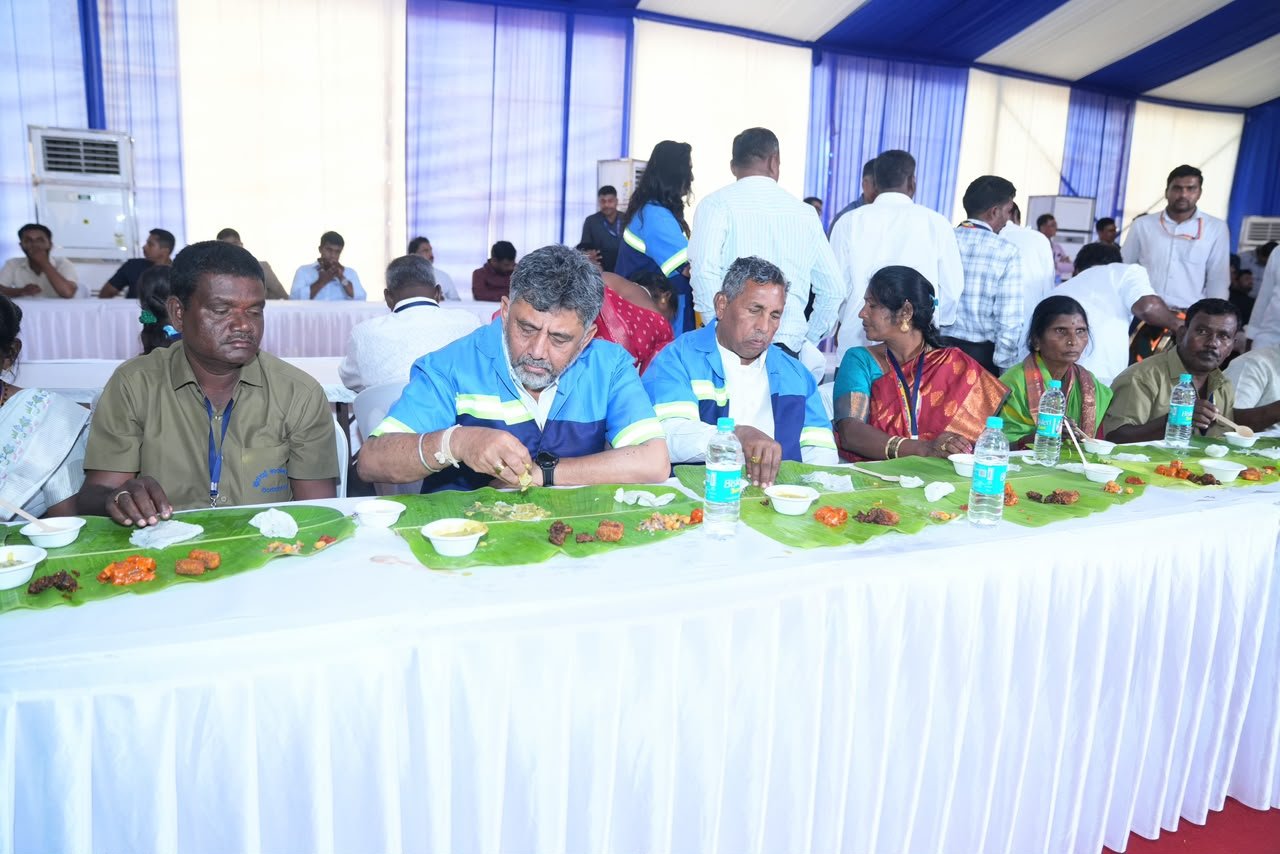 Karnataka to Double Pourakarmika Breakfast Allowance to ₹70; DK Shivakumar Announces Poura Bhavan, Residential Schools for Workers’ Children