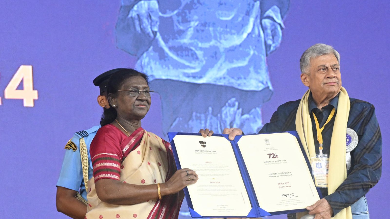 President Droupadi Murmu presents the Dadasaheb Phalke Award to veteran Bengaluru actor Anant Nag