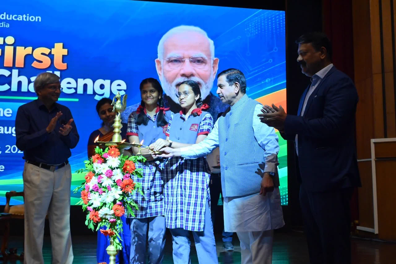 Pralhad Joshi with students and guests at the Seva First Innovation Challenge event at IISc Bengaluru