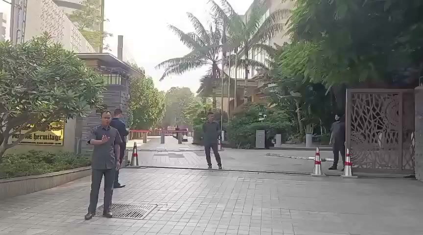 Entrance to the Bengaluru hotel in a video still