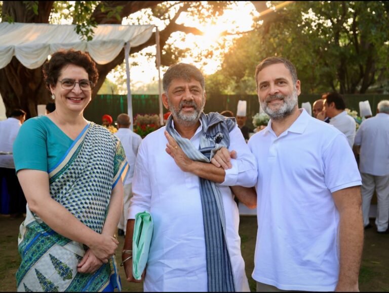 D.K. Shivakumar with Rahul Gandhi and Priyanka Gandhi at the New Delhi gathering