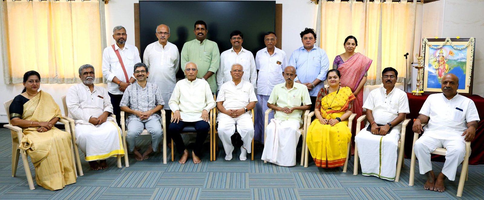 Rashtrotthana Parishat office-bearers and members seated and standing for a group photograph