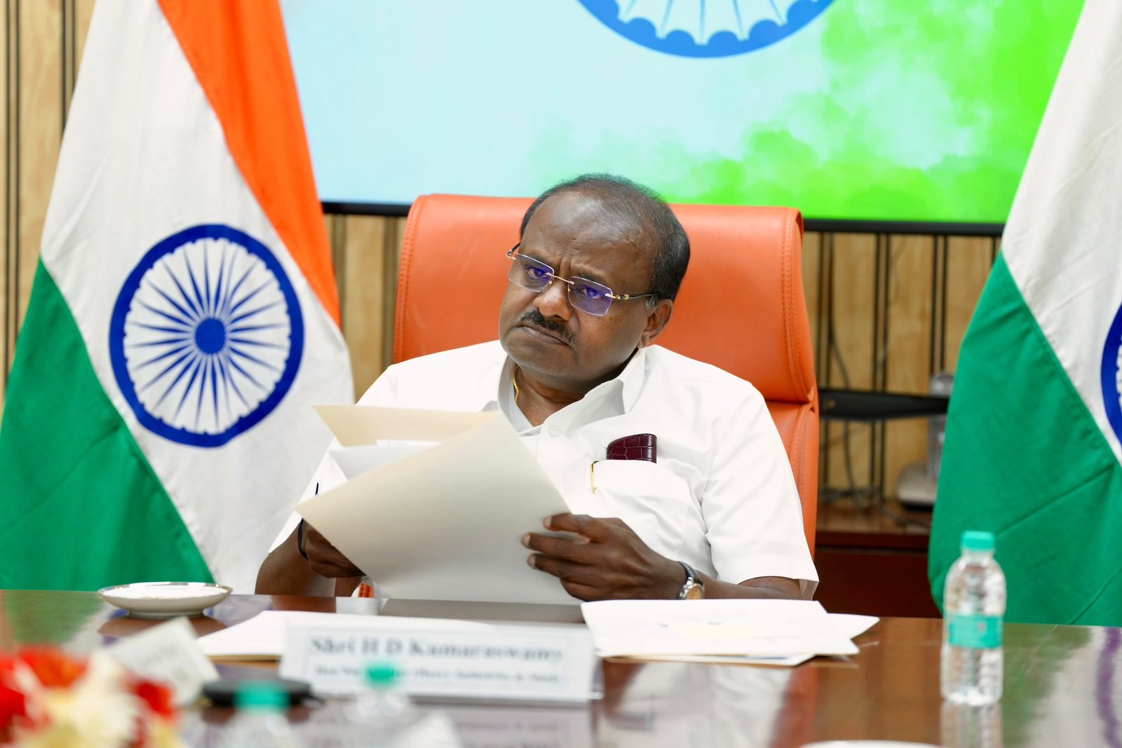 HD Kumaraswamy Reviews Financing for Electric Buses, Trucks; Focus on Made-in-India Battery Components