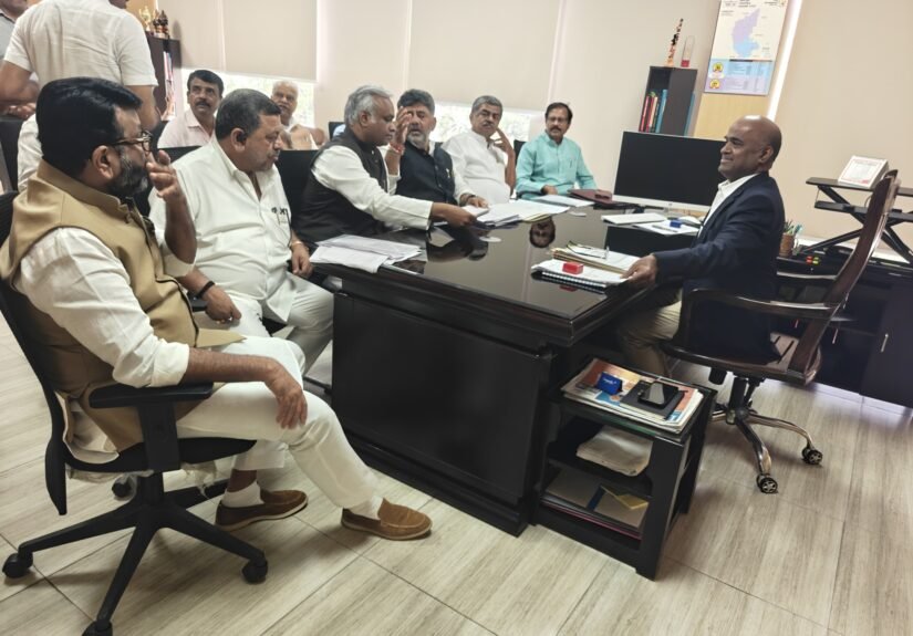 DK Shivakumar and the delegation in a meeting at the Chief Electoral Officer’s office