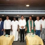 H.D. Kumaraswamy with Karnataka NDA leaders in Bengaluru