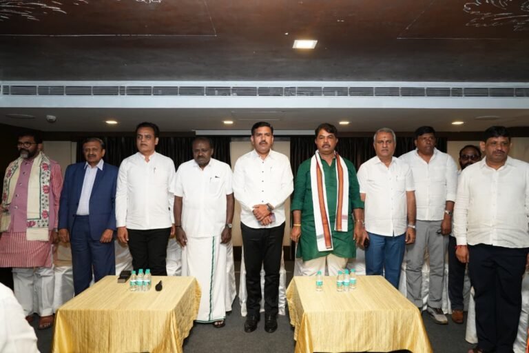 H.D. Kumaraswamy with Karnataka NDA leaders in Bengaluru
