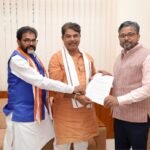 BJP leaders submit a memorandum to the central drought assessment team in Bengaluru
