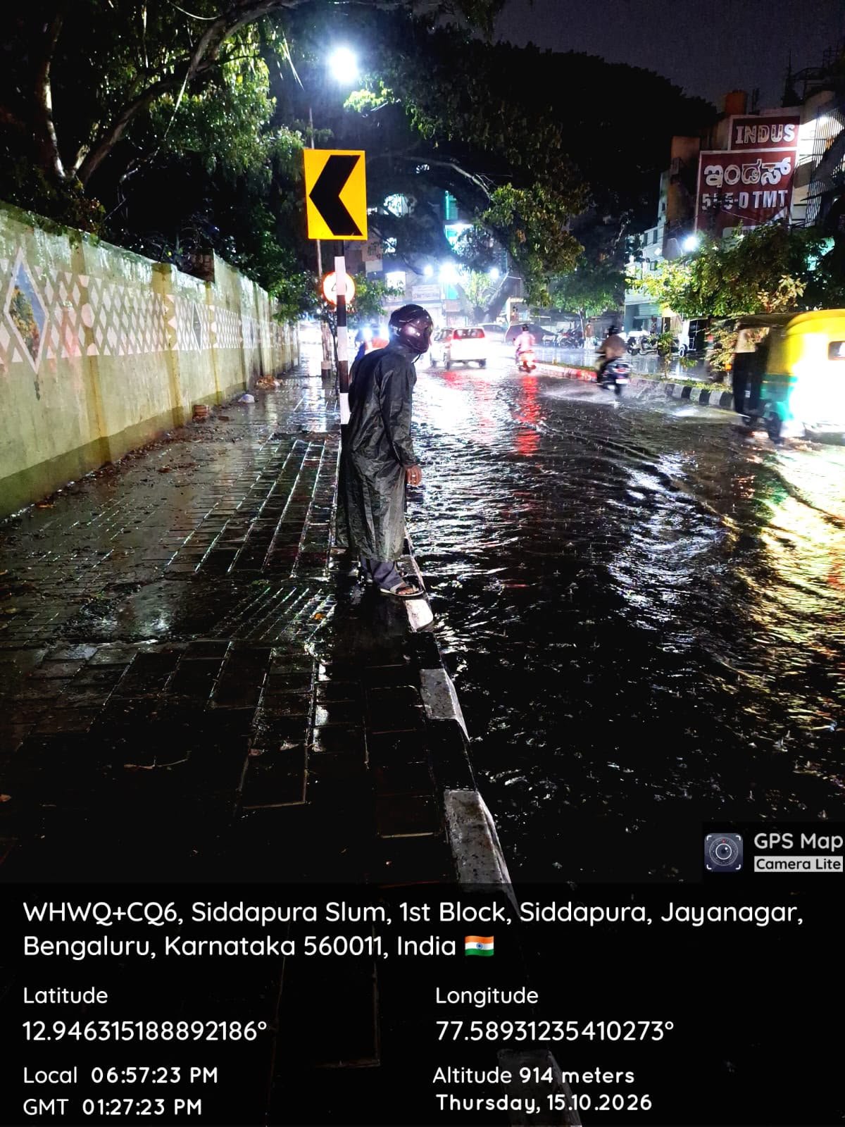 Bengaluru Rain: Hemmigepura Logs 49 mm, JP Nagar 40 mm; Tree Falls Reported as Crews Tackle Waterlogging 2 Rainwater on a road in Jayanagar, Bengaluru