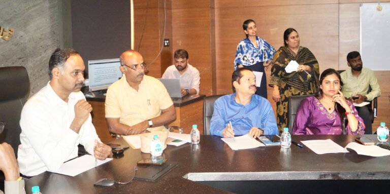 Corporation officials and Pourakarmika union representatives at a meeting