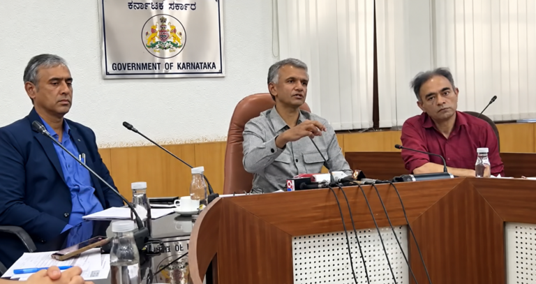 M. Maheswar Rao, Krishna Byre Gowda and Munish Moudgil at the plot-bifurcation press conference